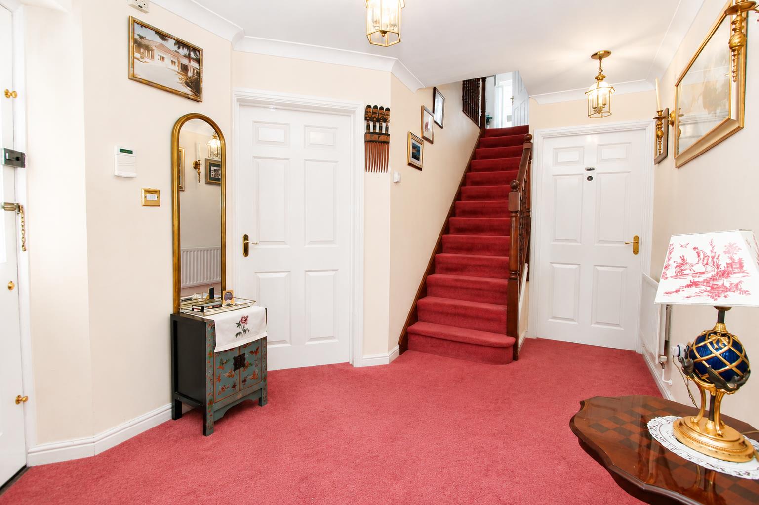 4 bed property in Fountain Drive, Carshalton Beeches